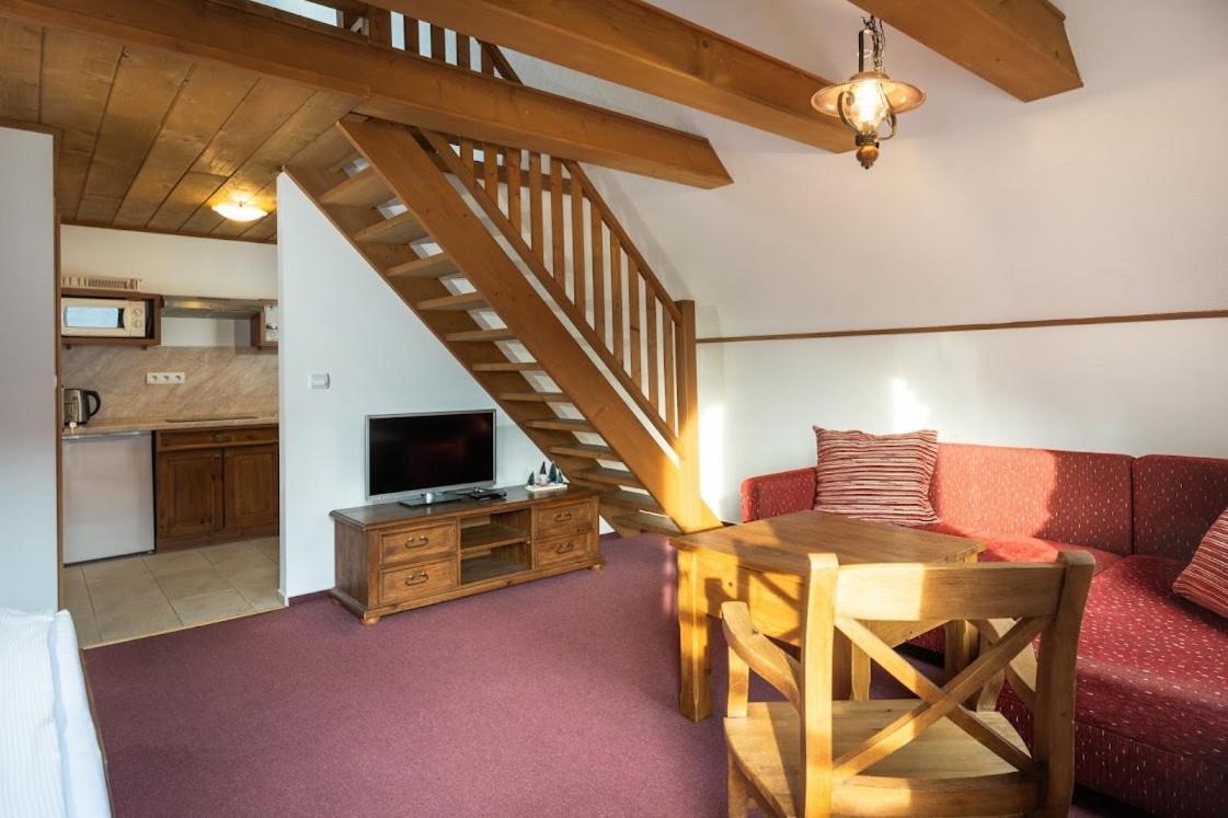 Apartmanovy Dom Vila Maros Pavčina Lehota Dış mekan fotoğraf