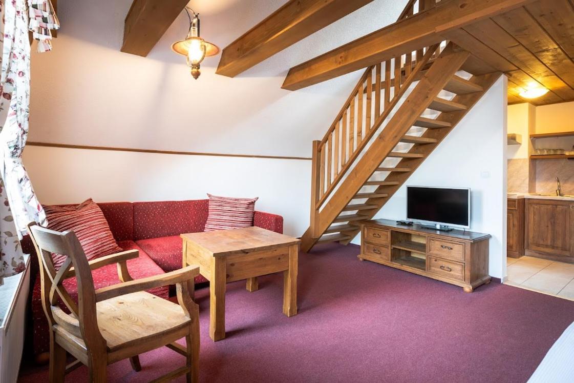Apartmanovy Dom Vila Maros Pavčina Lehota Dış mekan fotoğraf